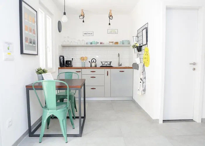 Apartment On The Sunny Side *
